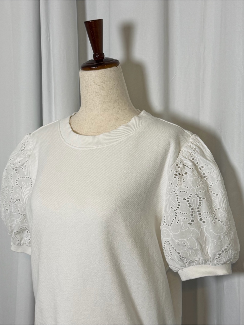 Paige Mako Puff Sleeve Sweatshirt White Eyelet Lace Sleeve Cotton Top Medium - Picture 7 of 12